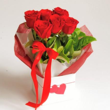 6 Red Rose Box