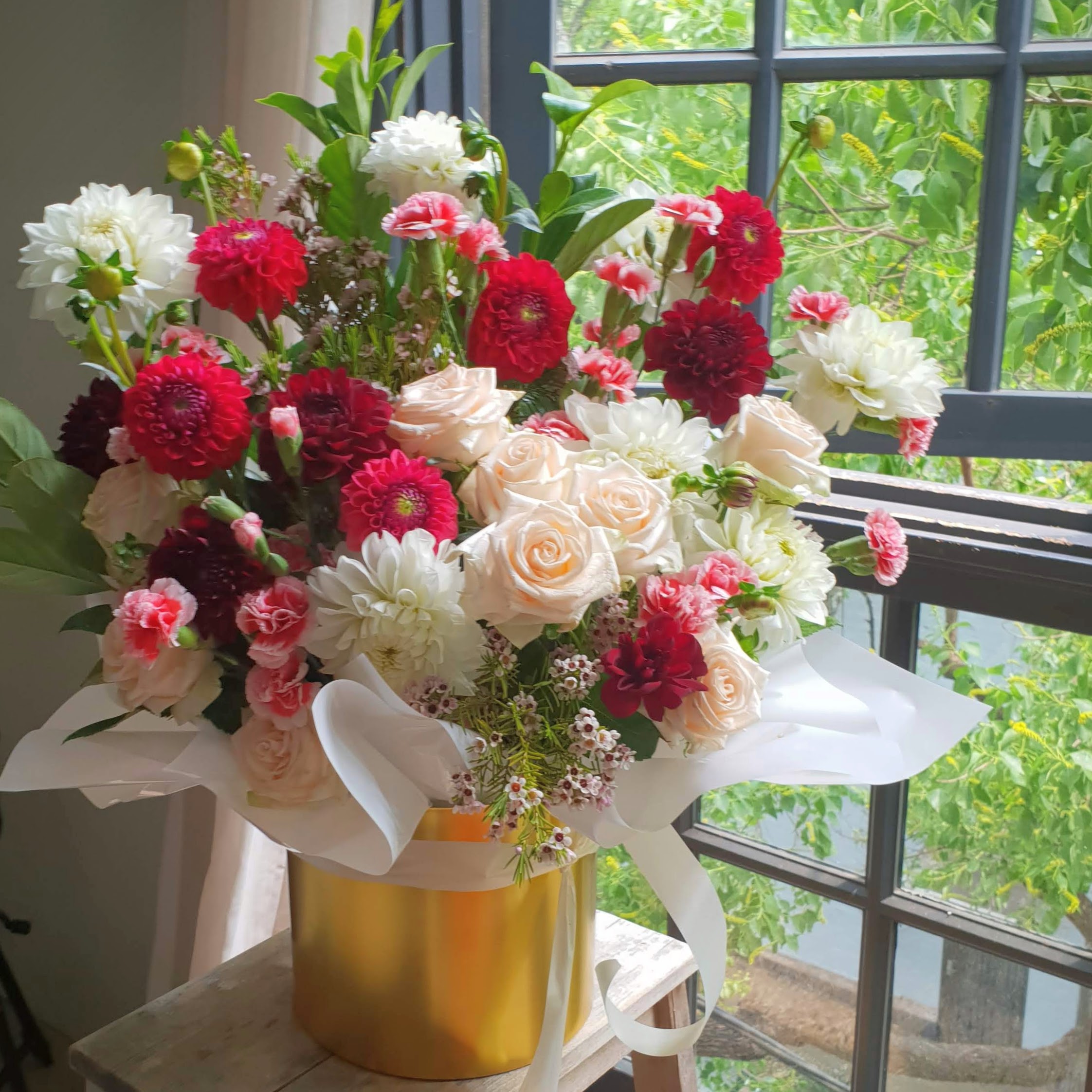 Dahlias N Roses In Round Brass Pot Flowers With Passion